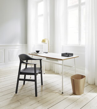 Normann Copenhagen Sedia Herit con braccioli, rovere nero - nero