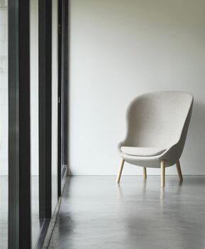 Normann Copenhagen Hyg lounge chair, high, oak - black leather Ultra