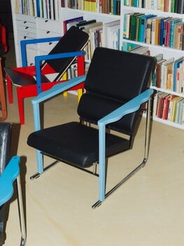 Hem Experiment lounge chair 502, blue - black leather, decoration image