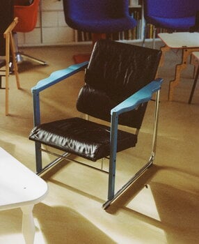 Hem Experiment lounge chair 502, blue - black leather, decoration image