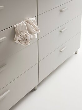 String Furniture Commode Relief avec pieds, modèle bas, beige