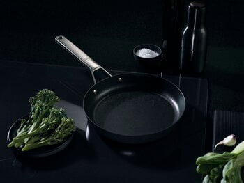 Fiskars Taiten frying pan, 24 cm
