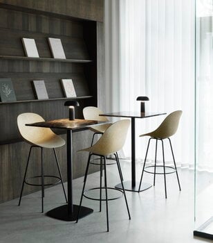 Normann Copenhagen Lampada da tavolo portatile Porta, nera, immagine decorativa