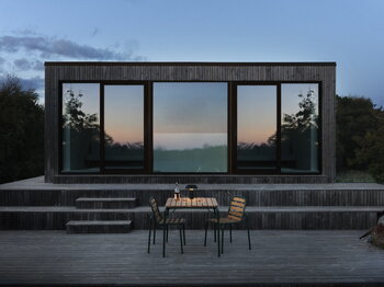 Normann Copenhagen Lampada da tavolo portatile Porta, nera, immagine decorativa
