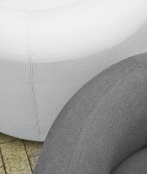 Normann Copenhagen Burra Outdoor nojatuoli, pyörivä palautusmekanismilla, Wander Wolf, sisustuskuva