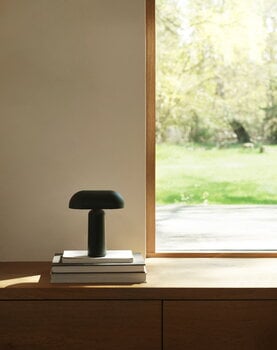 Normann Copenhagen Lampe de table portable Porta, vert