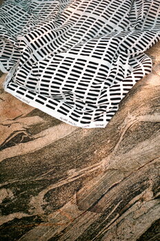 Artek Siena pinnoitettu kangas, 145 x 300 cm, valkoinen - musta
