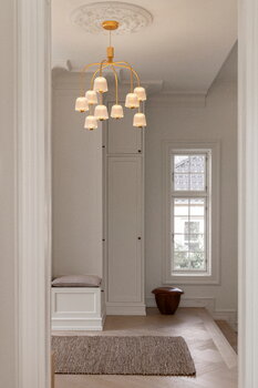 Nuura Lampada a sospensione Asteea 9, ottone satinato - vetro chiaro a onda, immagine decorativa