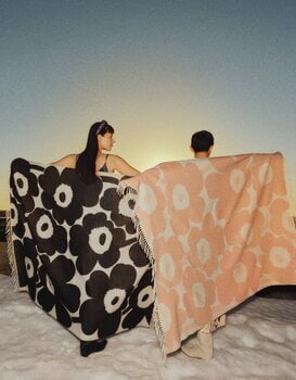 Marimekko Unikko throw, 130 x 180 cm,  white - black, decoration image