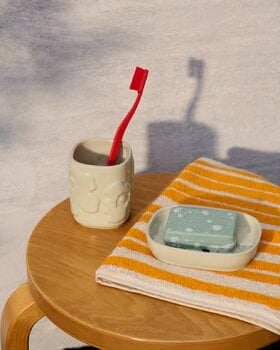 Marimekko Unikko hammasharjateline, kivitavara, sisustuskuva
