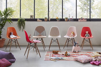 Patriottisch Gestreept uitlaat Vitra Eames DSW chair, white - maple | Finnish Design Shop