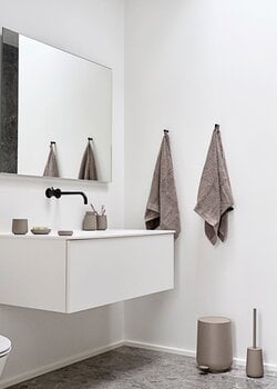 Zone Denmark Nova One saippua-annostelija, gull grey, sisustuskuva