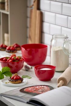 Rosti Margrethe mixing bowl, 1.5 L, red, decoration image