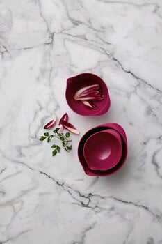 Rosti Margrethe mixing bowl, 1.5 L, beetroot, decoration image