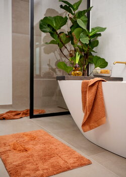 Zone Denmark Classic käsipyyhe, 50 x 70 cm, mandarine, sisustuskuva