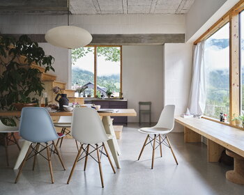 Vitra Table EM 240 x 90 cm, chêne - Prouvé Blanc Colombe