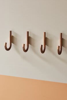 Gejst Hook koukku, pähkinä - messinki, sisustuskuva