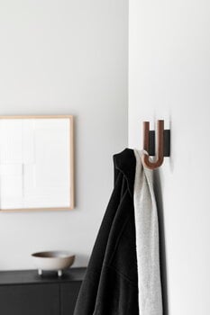 Gejst Hook koukku, mini, pähkinä - musta, sisustuskuva