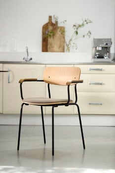 FDB Møbler J183 Holmen chair with armrests, oak veneer - Grain Taupe, decoration image