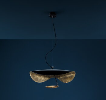 Catellani & Smith Lederam Manta S1 pendant lamp, gold - black, decoration image