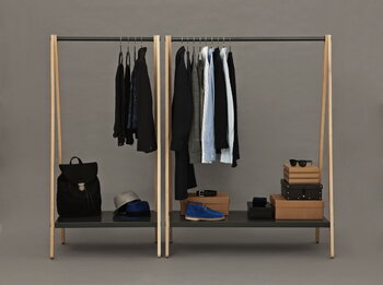 Normann Copenhagen Garderobenständer Toj, klein, grau – Esche