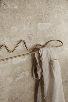 ferm LIVING Porte-serviettes Curvature, laiton