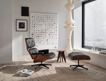 Vitra Eames Lounge Chair, neue Größe, Palisander – schwarzes Leder