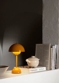 &Tradition Flowerpot VP9 portable table lamp, mustard