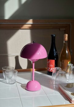&Tradition Lampe de table portable Flowerpot VP9, rose acidulé