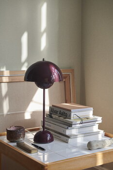 &Tradition Lampada da tavolo Flowerpot VP3, prugna scuro