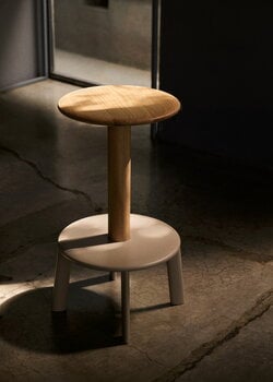 &Tradition Massif AV40 bar stool, oak - grey beige, decoration image