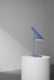 Louis Poulsen Lampe de table AJ, dusty blue