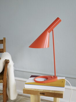 Louis Poulsen Lampe de table AJ, orange électrique