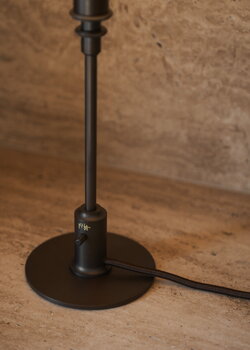 Louis Poulsen PH 2/1 table lamp, Limited edition, dusty terracotta, decoration image