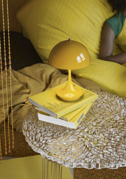 Louis Poulsen Panthella 160 Portable V3 table lamp, yellow, decoration image