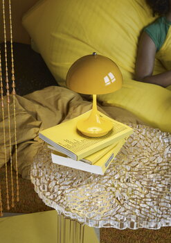 Louis Poulsen Panthella 160 Portable V3 table lamp, yellow, decoration image