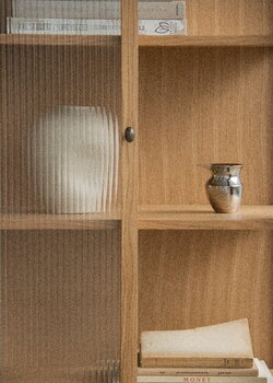 Audo Copenhagen Curiosity cabinet, low, oak - glass