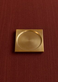 Audo Copenhagen Divot tray, brass, decoration image