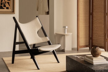 Audo Copenhagen Knitting Chair nojatuoli, musta tammi - Barnum Boucle 24, sisustuskuva