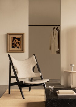 Audo Copenhagen Knitting Chair nojatuoli, musta tammi - Barnum Boucle 24, sisustuskuva