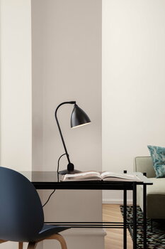 GUBI Bestlite BL2 table lamp, chrome - black semi matt