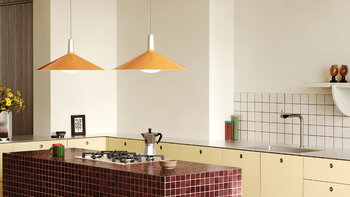 Tala Bower pendant light C600, with Oval II bulb, yellow, decoration image