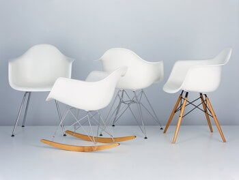 Vitra Eames DAR tuoli, valkoinen - kromi