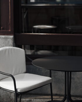Serax Patio bistropöytä, musta, sisustuskuva