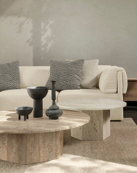 GUBI Epic sohvapöytä, pyöreä, 110 cm, ruskeanharmaa travertiini