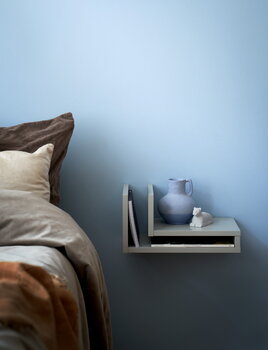 Maze F-shelf seinähylly, oikea, silk grey