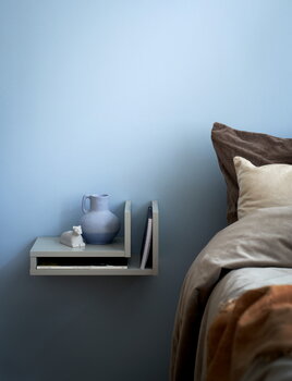 Maze F-shelf seinähylly, vasen, silk grey