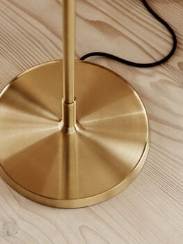 Fritz Hansen Clam floor lamp, opal - brass, decoration image