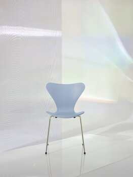 Fritz Hansen Series 7 3107 tuoli, 7:14 AM Colour Edition, sininen - rainbow, sisustuskuva