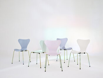 Fritz Hansen Series 7 3107 tuoli, 7:14 AM Colour Edition, vaaleanpunainen - rainbow, sisustuskuva